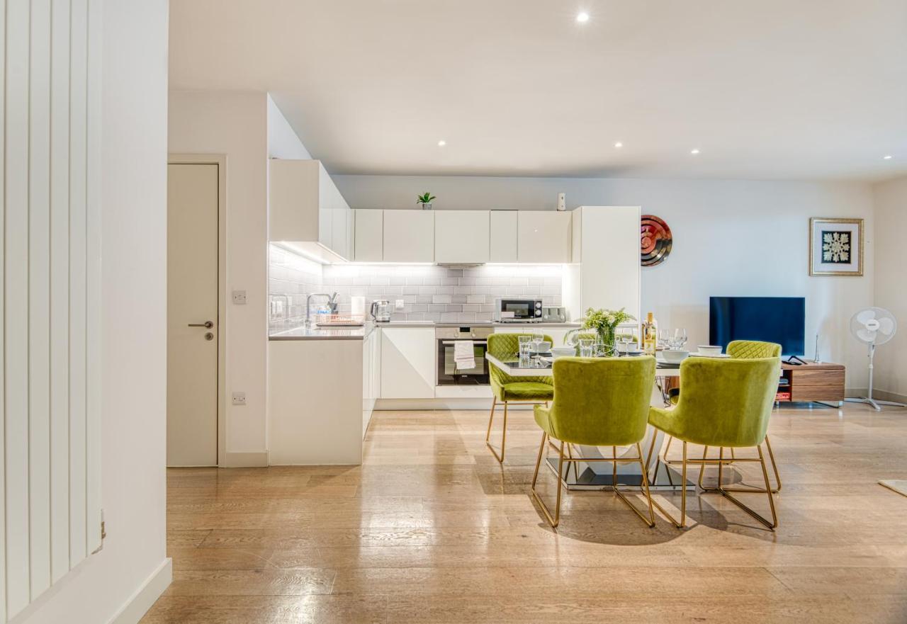 Austin David Apartments Royal Wharf Londres Exterior foto